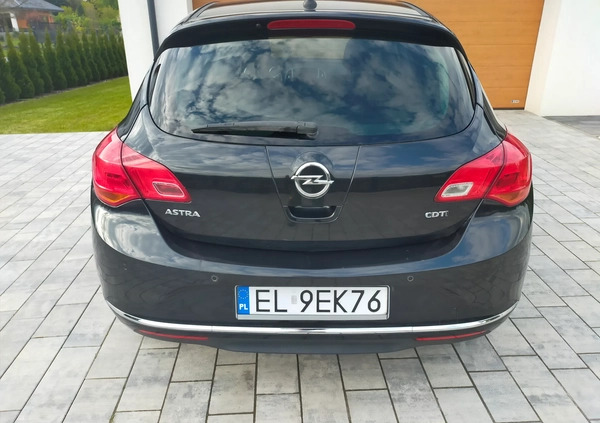 Opel Astra cena 21000 przebieg: 262336, rok produkcji 2015 z Łódź małe 56